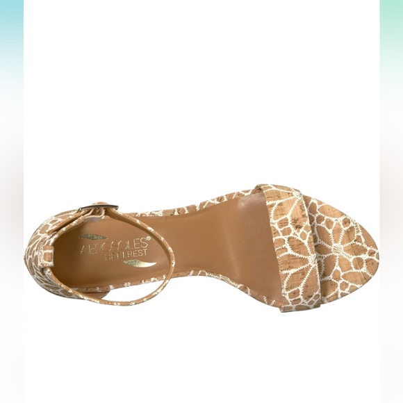 Aerosoles Women's Bird of Paradise Sandal - Picture 2 of 7